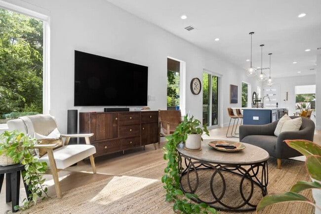 Foto del edificio - 1204 E 32nd St