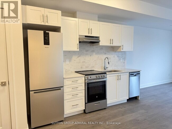 Building Photo - 705 Davis Dr