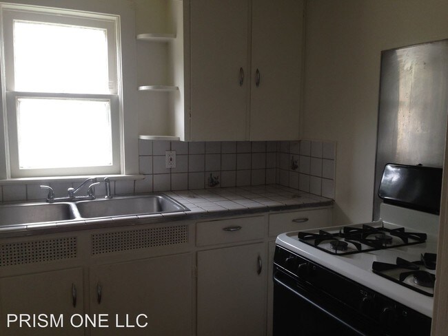 Building Photo - 2 br, 1 bath House - 15 Malone St.