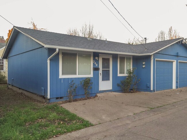 Foto del edificio - Updated 2 Bedroom Duplex in Salem Availabl...