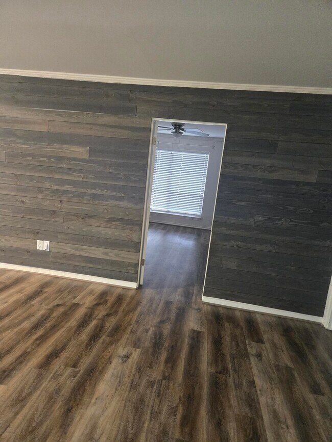 Foto del edificio - 8604 Baltimore Dr