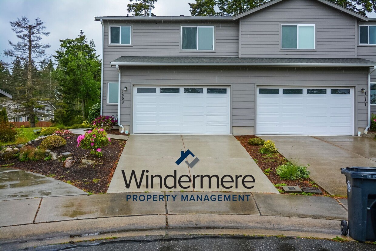 Foto principal - Newer Build 3 Bedroom 2.5 Bathroom Townhome