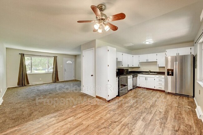 Building Photo - 657 S Jasmine Way