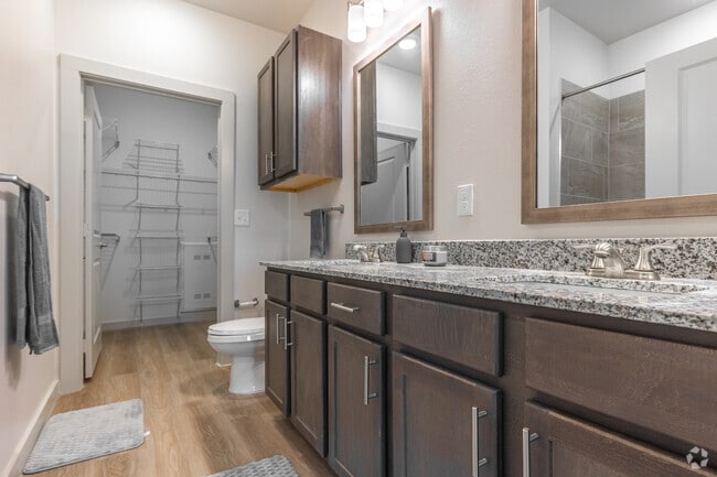 B1 2BR, 2BA - 1,079SF - Primary Bathroom - Estates at Ferguson