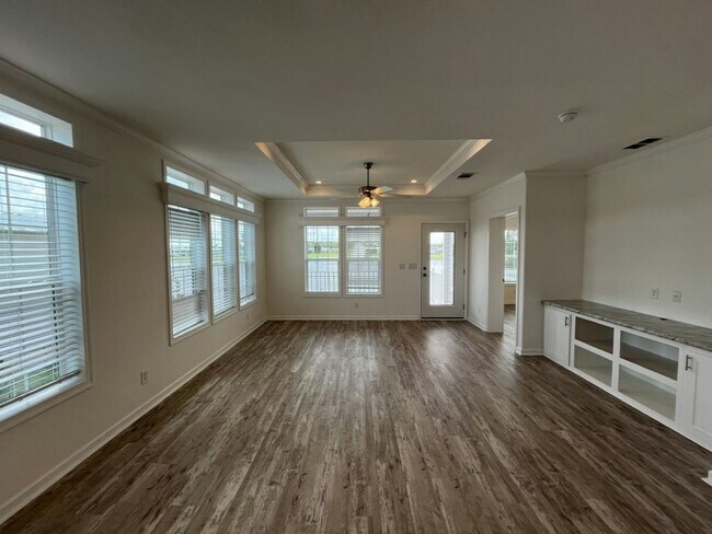 Foto del edificio - 420 Hidden Cove Rd