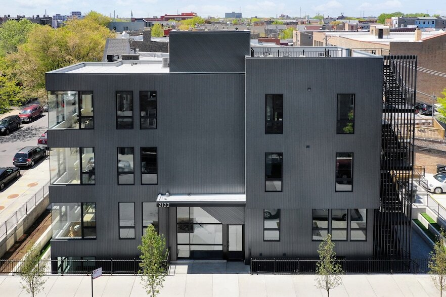 Primary Photo - 2122 S Hoyne Ave