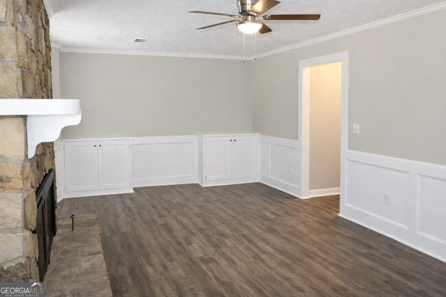 Building Photo - 257 Omega Dr