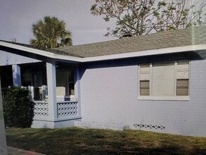 Building Photo - 232 N Hollywood Ave