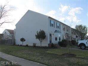 Foto del edificio - 4701 Woods Edge Rd