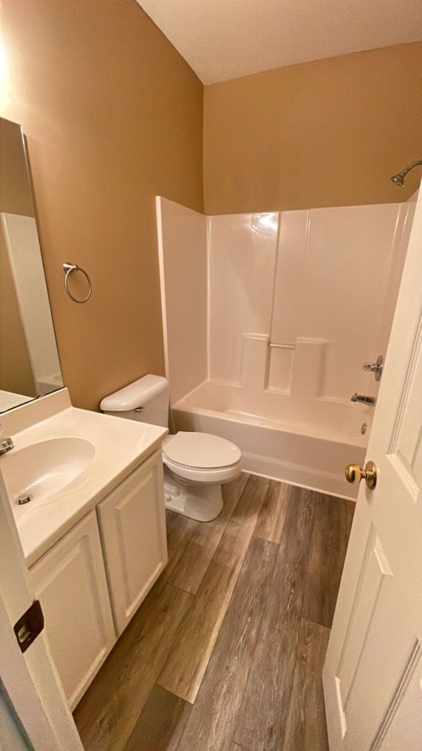 Foto del edificio - 650 River Oaks Dr