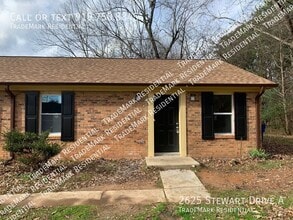 Building Photo - 2625 Stewart Dr