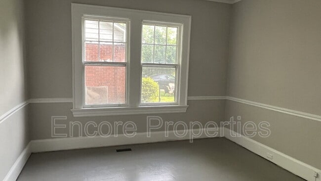 Building Photo - 705 Rhem St