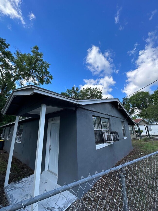 Photo - 1614/1616 W 3rd St. Apartment