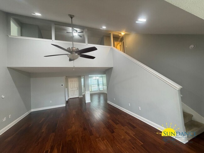 Foto del edificio - Spacious 5-Bedroom Home with Heated Pool & Hot Tub in Niceville!
