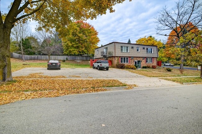 Building Photo - 7203 Fortune Dr