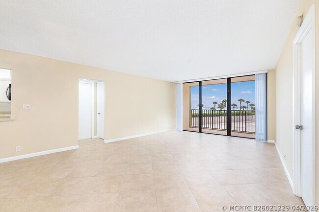 Building Photo - 400 Ocean Trail Way