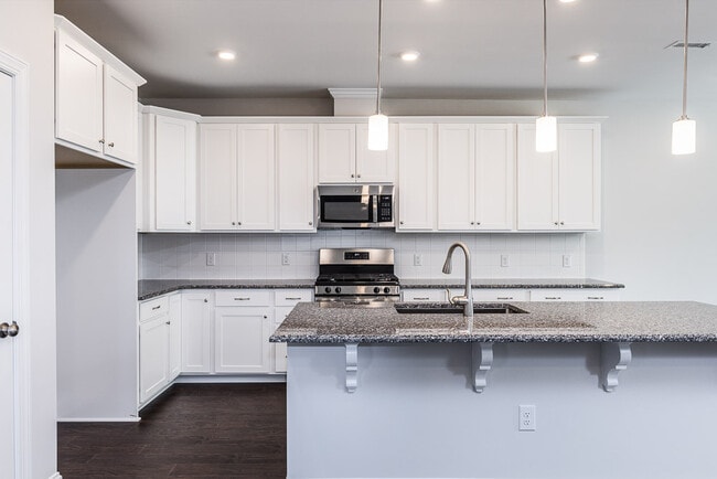 Building Photo - 2886 Macintosh Woods Dr