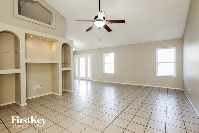 Building Photo - 8320 W Corrine Dr