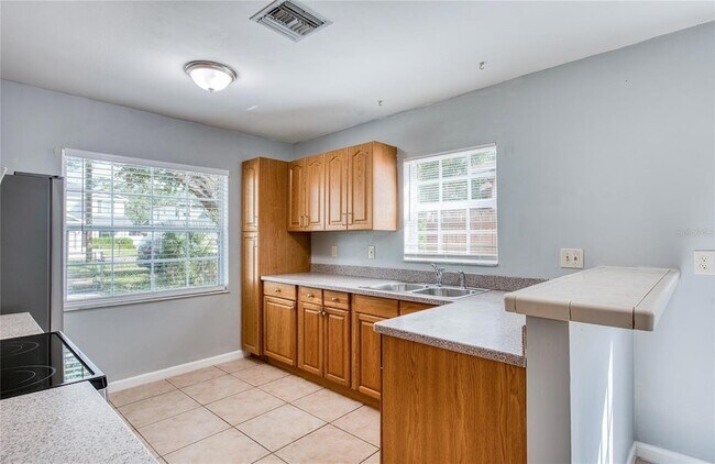 Foto del edificio - 6704 Interbay Blvd