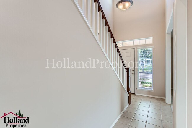 Building Photo - Spacious 4-Bedroom Home in Orenco Gardens ...