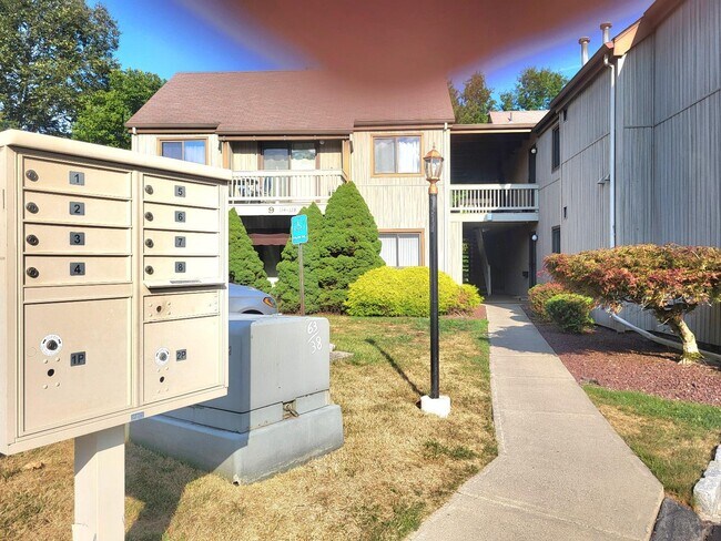 Foto del edificio - 128 Sycamore Dr