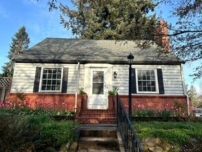 Building Photo - 4027 NE 76th Ave