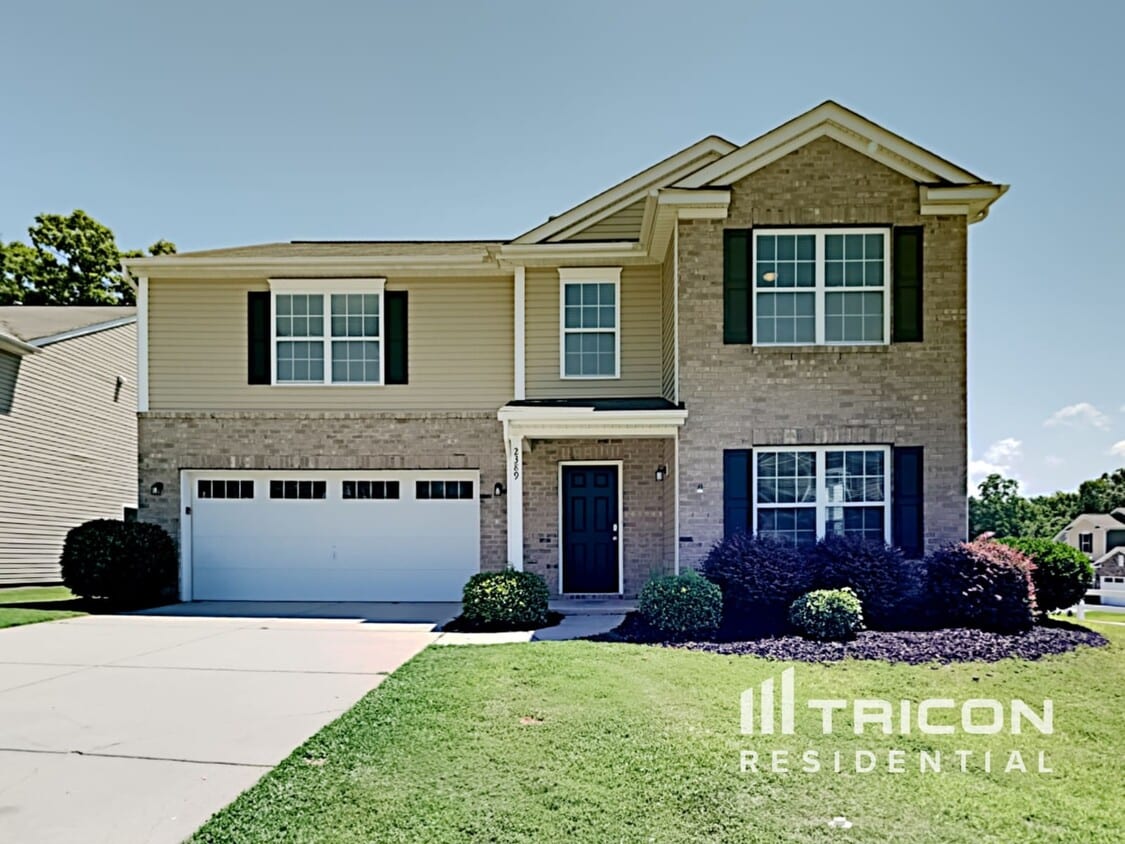 Foto principal - 2389 Riding Trail Rd