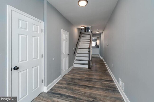 Building Photo - 426 N Collington Ave