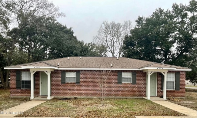 Building Photo - 245 Palmetto Ln