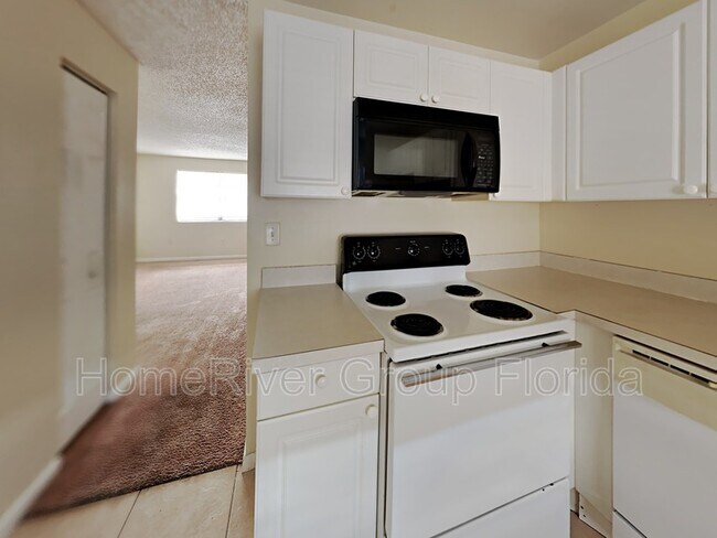 Foto del edificio - 12403 Hibiscus Oak Pl