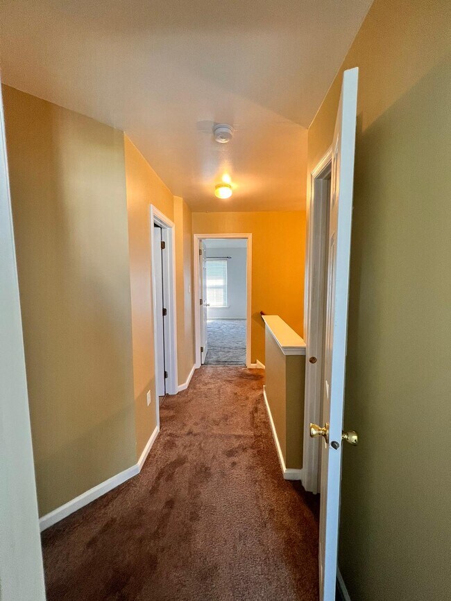 Building Photo - 140 Couples Dr