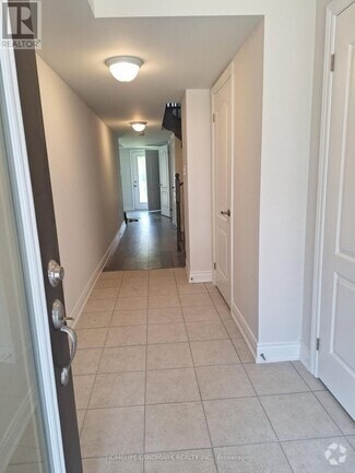 Building Photo - 121 Marina Village Dr