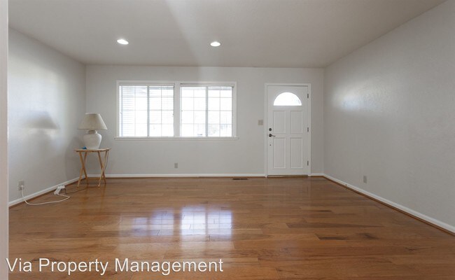 Building Photo - 8158 Tamarack Dr