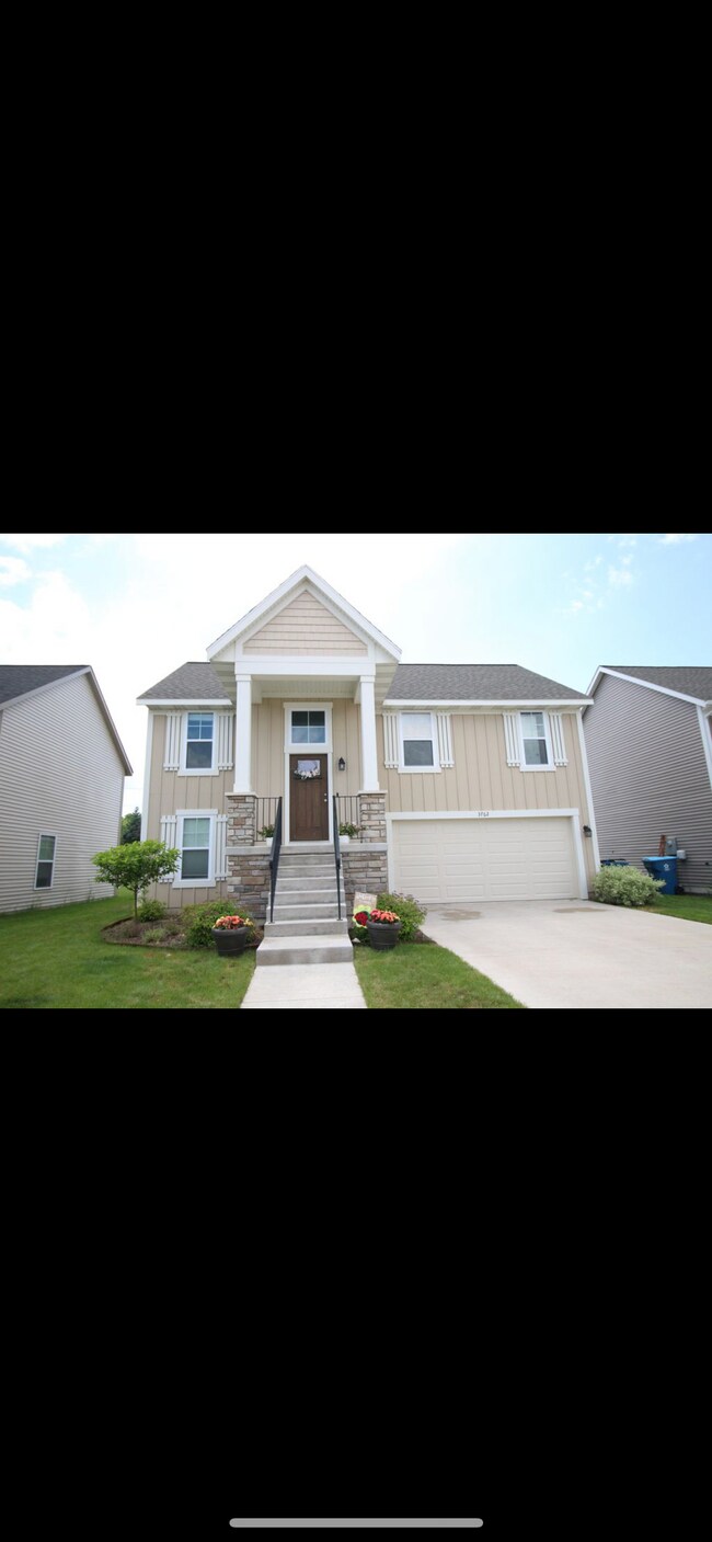 Building Photo - 3762 Blazing Star St SE