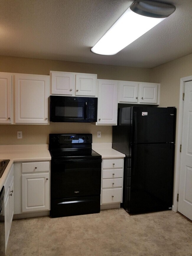 Foto del edificio - 421 Orchard View Ct