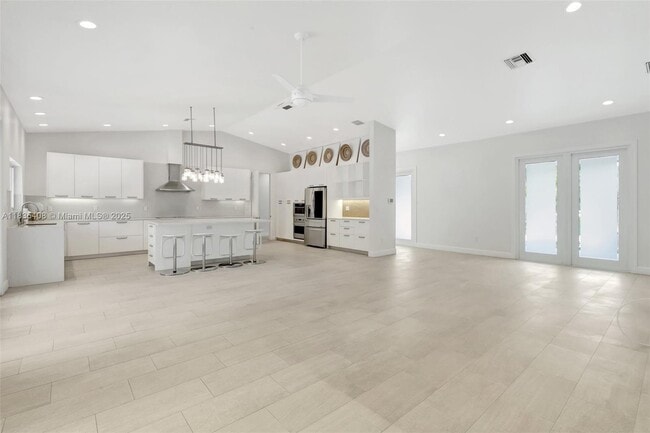 Building Photo - 5765 SW 84th St