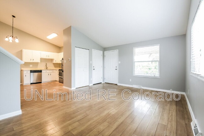 Building Photo - 9132 Osceola St