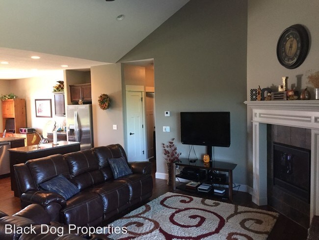 Building Photo - 3 br, 2 bath House - 4524 Lamonte Dr.