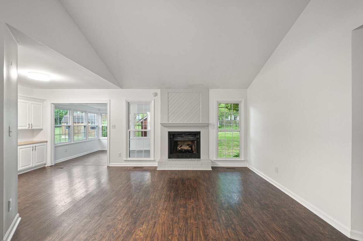 Primary Photo - 508 Riverview Dr