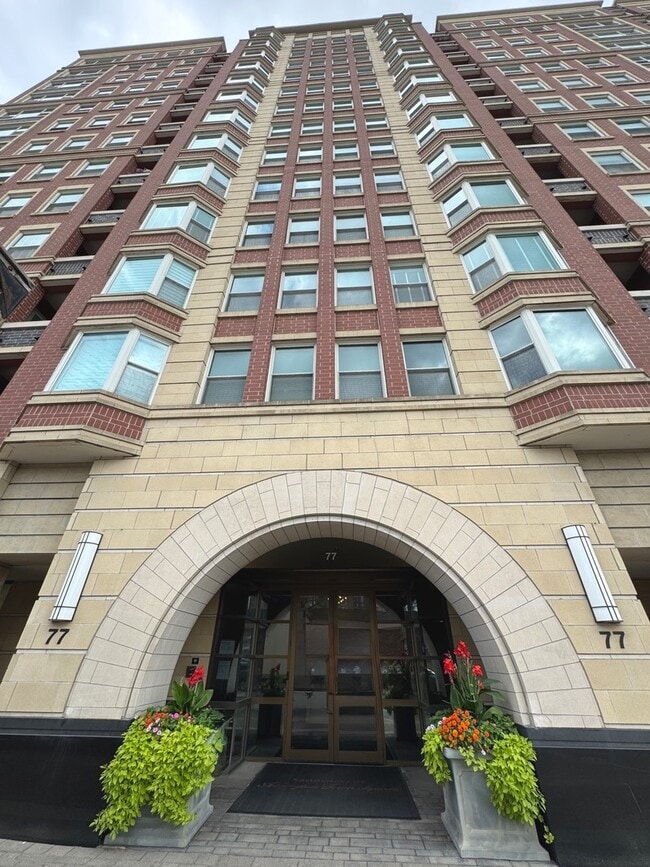 Building Photo - 77 S Evergreen Ave