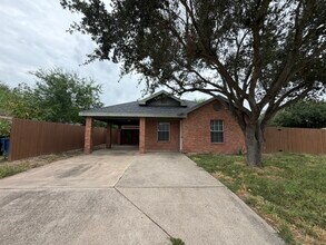 Building Photo - 3713 Zinnia Ave W