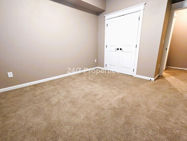 Foto del edificio - Corner 2BD I 2BA Townhome with Full Amenit...