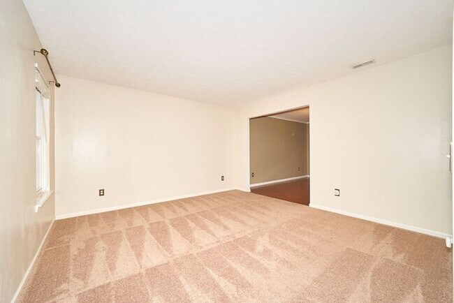 Foto del edificio - 4 Bedroom in Carmel's Plum Creek Farms