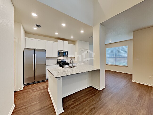 Foto del edificio - 2737 Lillybrook Ln
