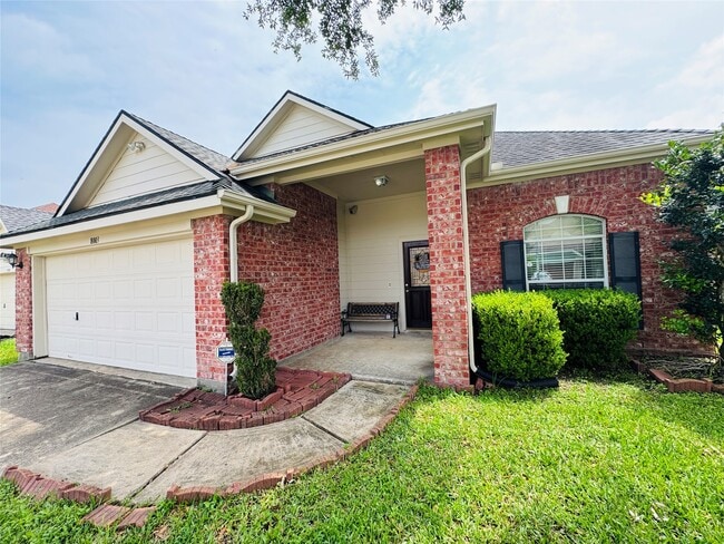 Foto del edificio - 8003 Beech Park Ln