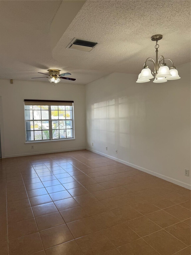 Foto del edificio - 3104 SW 50th St