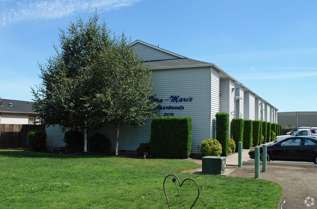 Foto del edificio - Anne Marie Apartments