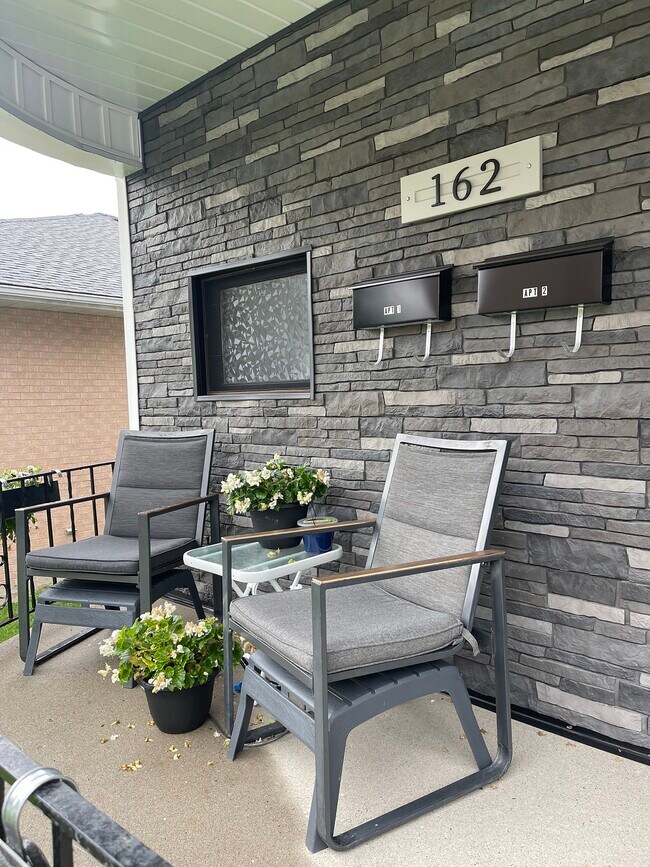 Photo du bâtiment - 162 Vidal St S