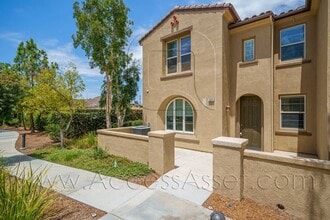 Building Photo - 1800 E Lakeshore Dr