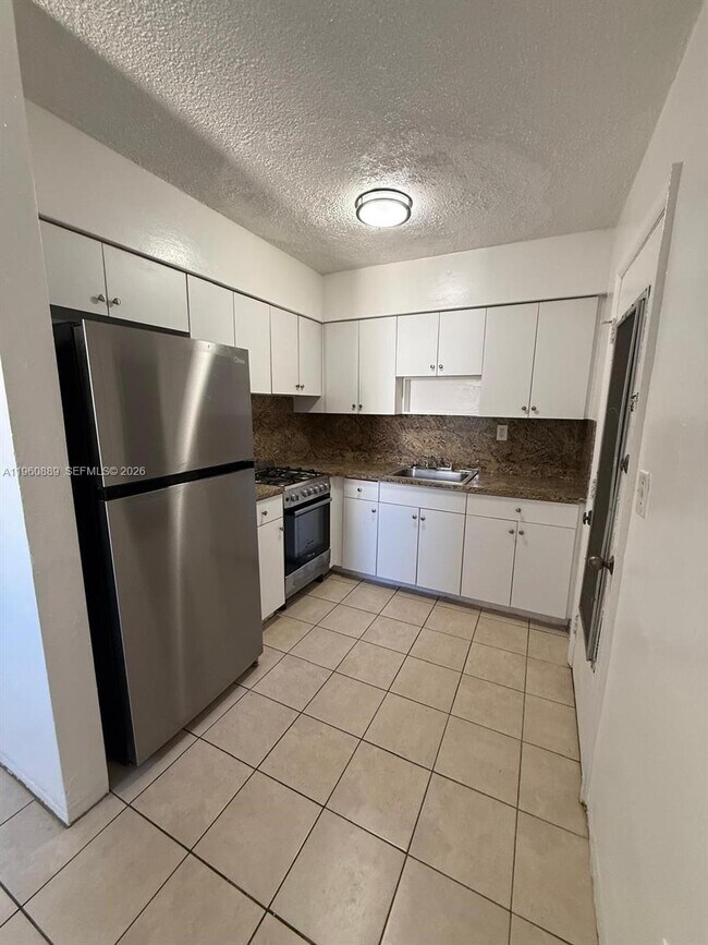 Foto del edificio - 16851 NE 18th Ave